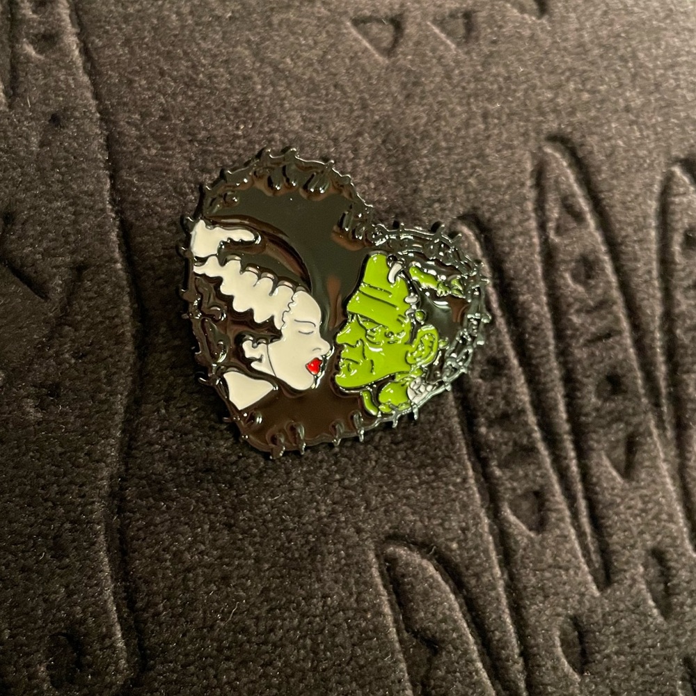 BRIDE OF FRANKENSTEIN | Enamel Pin (Brand New!) 💘 - Picture 7 of 14